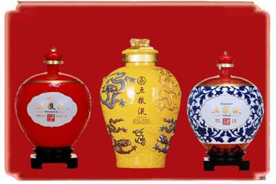 崇左烟酒回收五粮液各种摆件.jpg